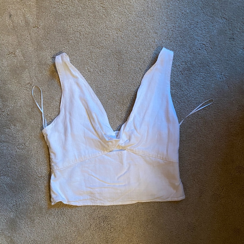 Francesca’s keyhole/front twist tank top